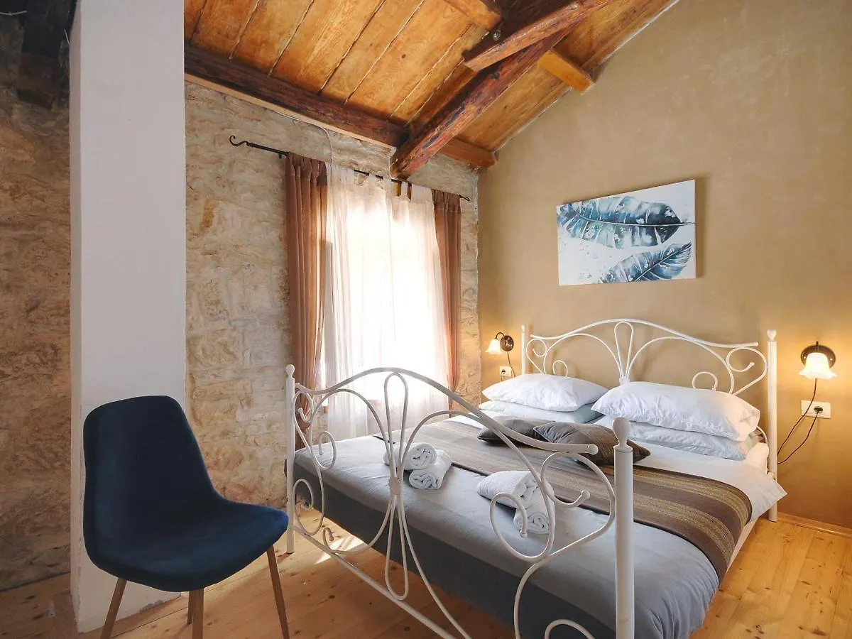 Villa With Private Pool In Central Istria Batlug Semesterbostad