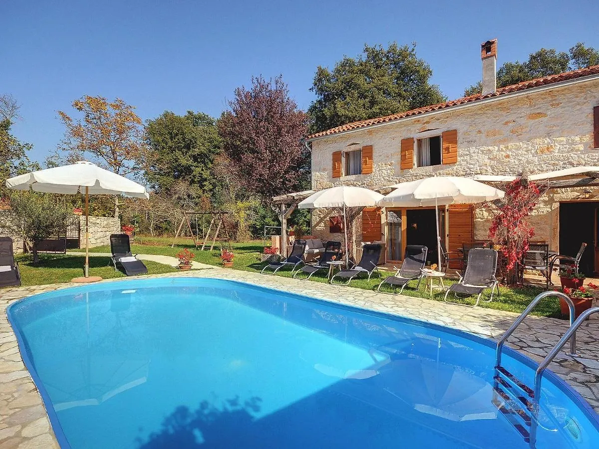Villa With Private Pool In Central Istria Batlug