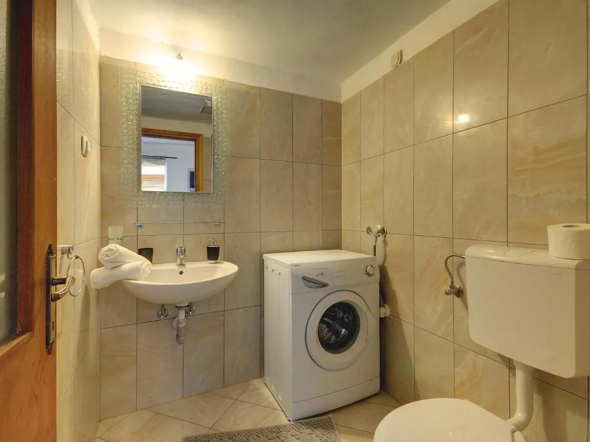 Holiday home Villa With Private Pool In Central Istria Batlug