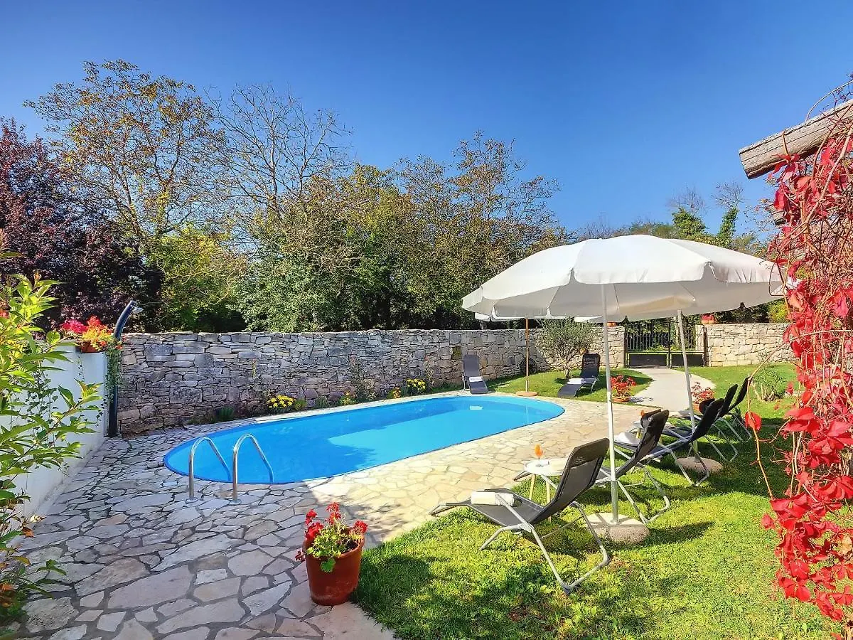 Villa With Private Pool In Central Istria Batlug 0*,