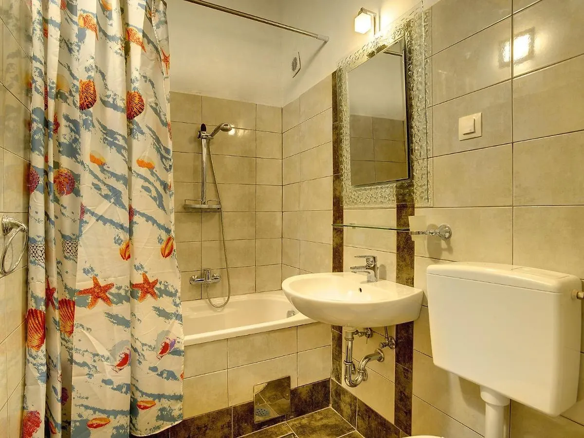 Villa With Private Pool In Central Istria Batlug