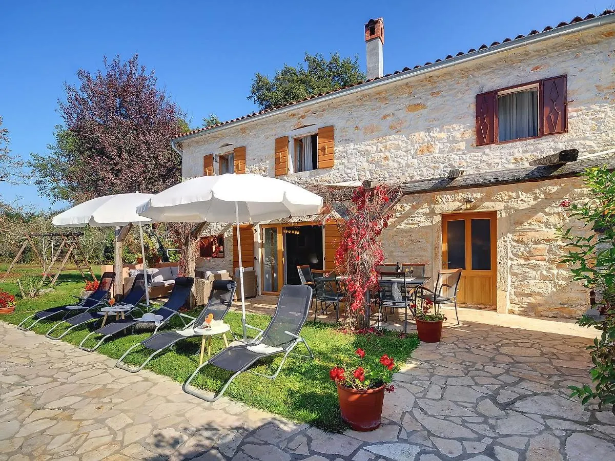 Villa With Private Pool In Central Istria Batlug Holiday home