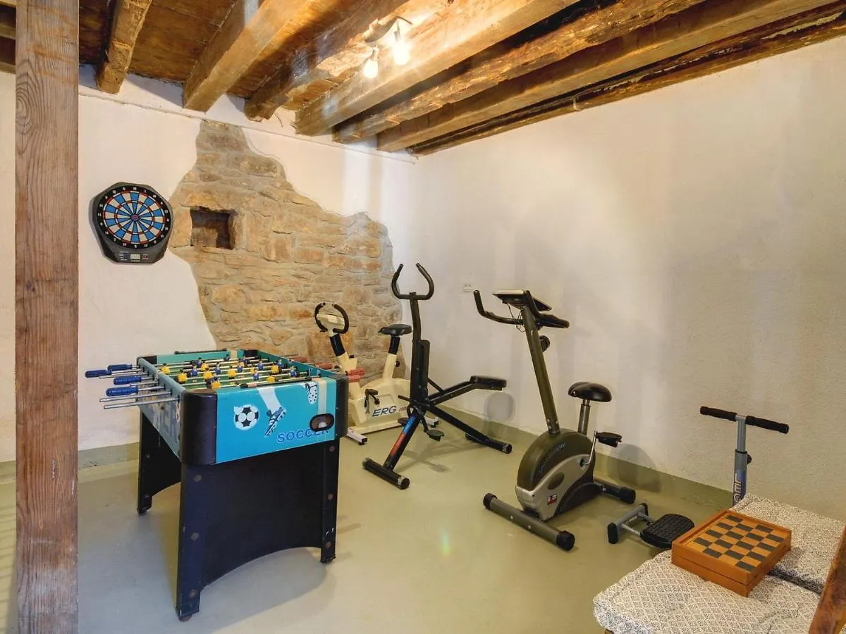 Villa With Private Pool In Central Istria Batlug