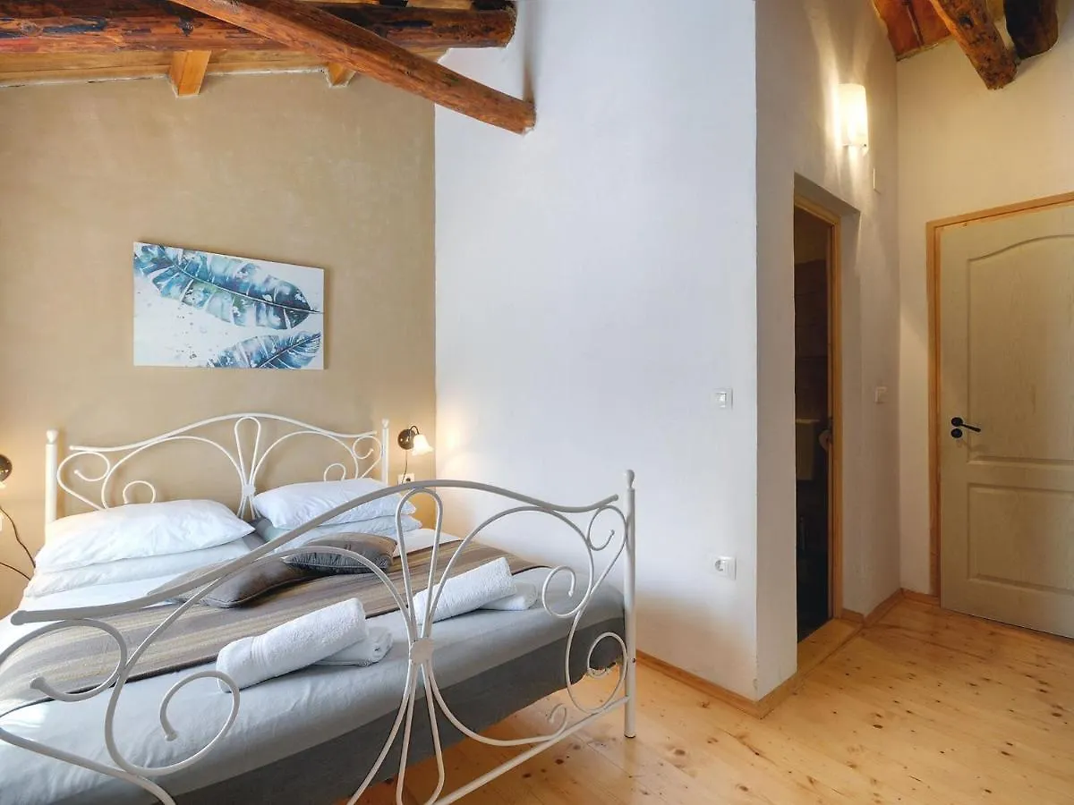Villa With Private Pool In Central Istria Batlug 0*,